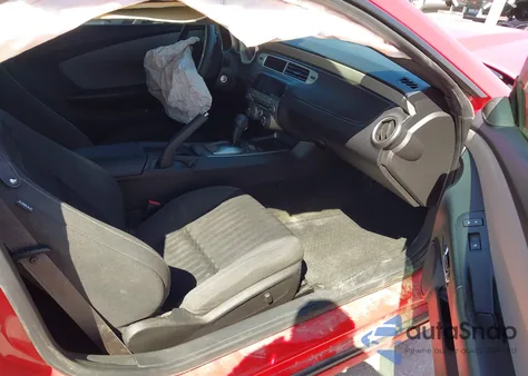 2015 Chevrolet Camaro 2Ls z USA, uszkodzony, nr VIN 2G1FB1E38F9118396